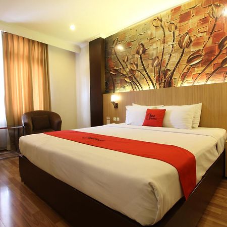 Reddoorz Premium @ Slamet Riyadi 2 Solo 外观 照片