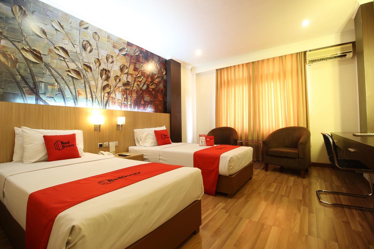 Reddoorz Premium @ Slamet Riyadi 2 Solo 外观 照片