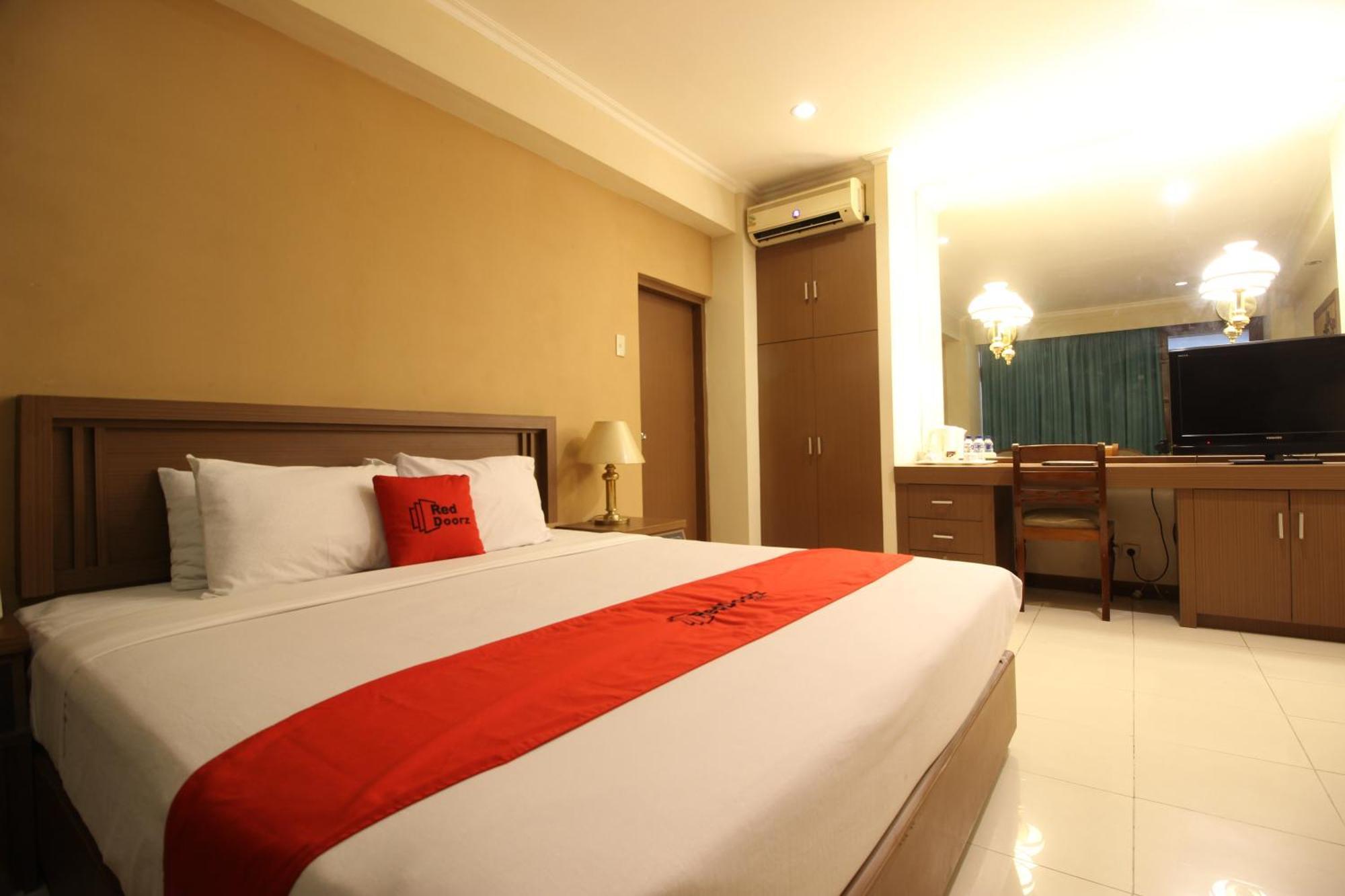 Reddoorz Premium @ Slamet Riyadi 2 Solo 外观 照片