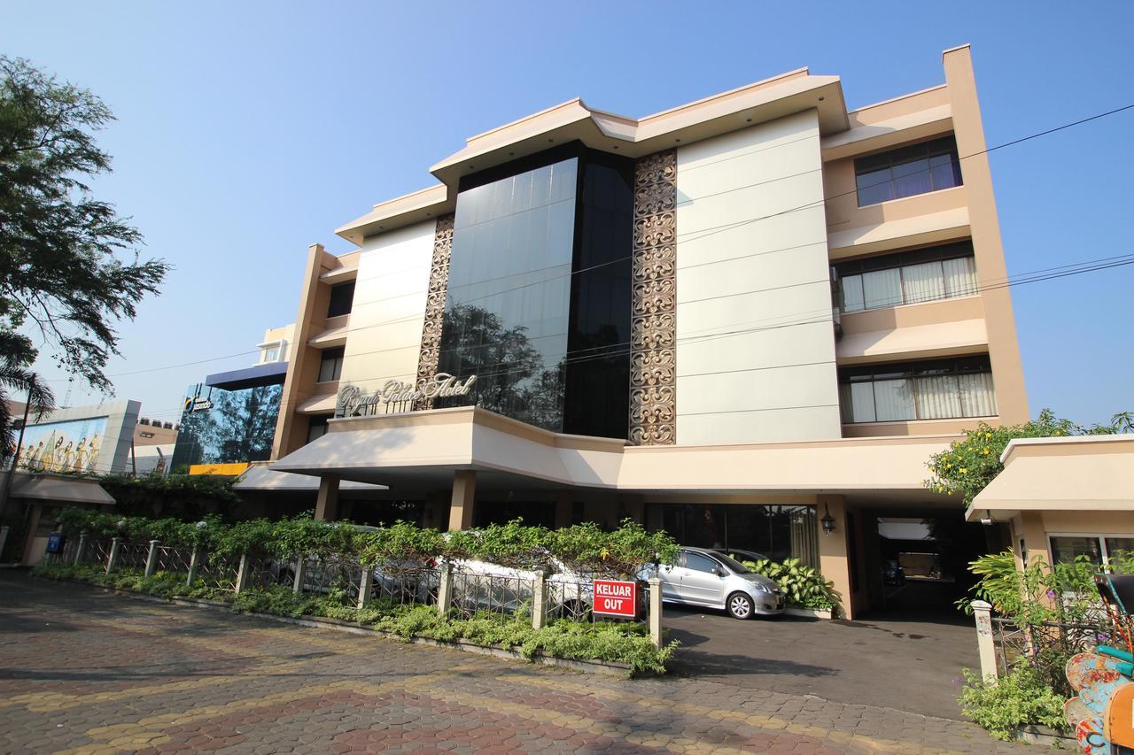 Reddoorz Premium @ Slamet Riyadi 2 Solo 外观 照片