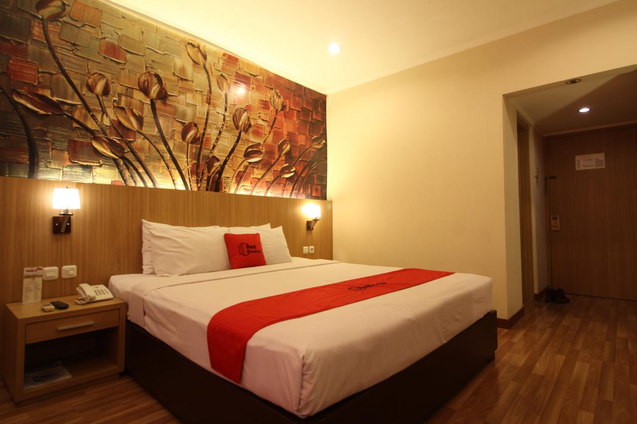 Reddoorz Premium @ Slamet Riyadi 2 Solo 外观 照片