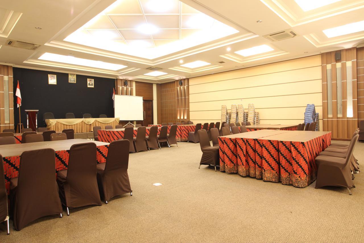 Reddoorz Premium @ Slamet Riyadi 2 Solo 外观 照片