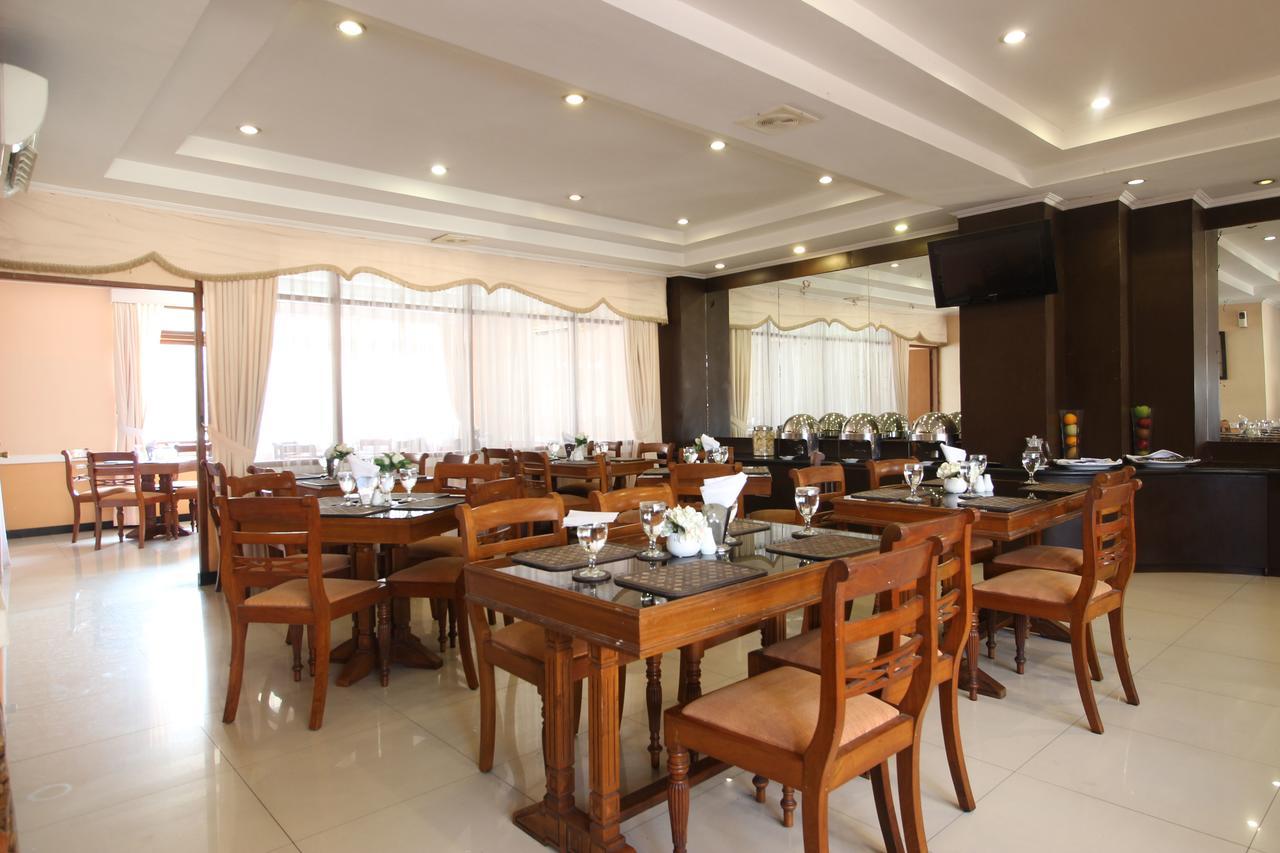 Reddoorz Premium @ Slamet Riyadi 2 Solo 外观 照片