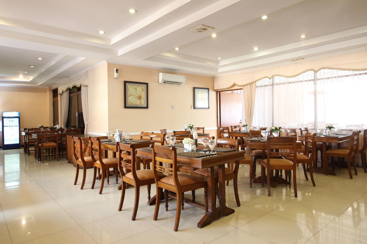 Reddoorz Premium @ Slamet Riyadi 2 Solo 外观 照片