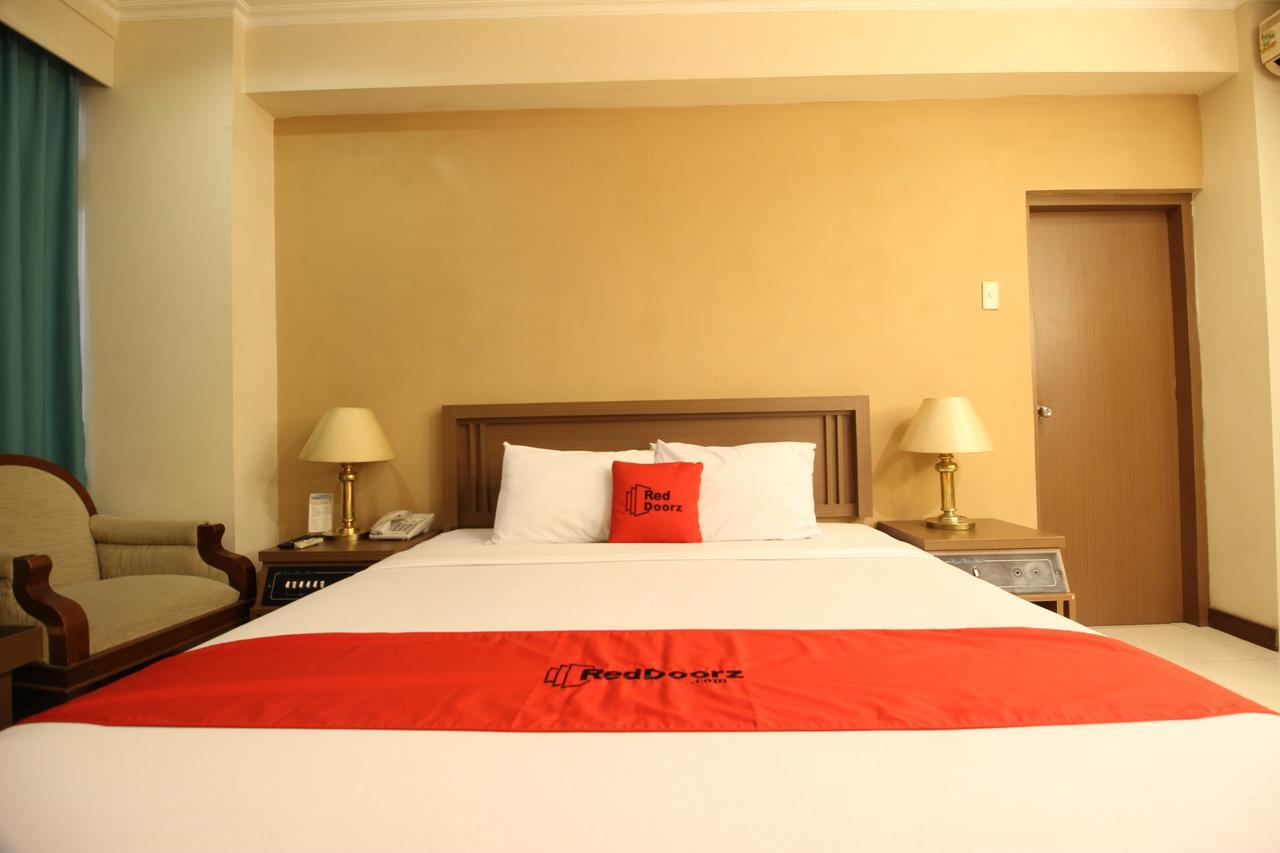 Reddoorz Premium @ Slamet Riyadi 2 Solo 外观 照片