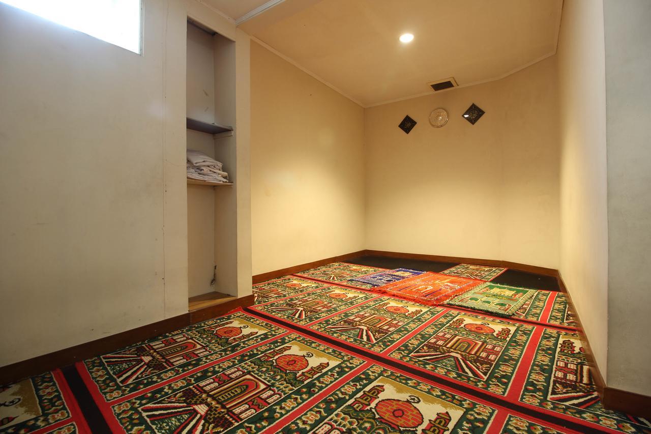 Reddoorz Premium @ Slamet Riyadi 2 Solo 外观 照片