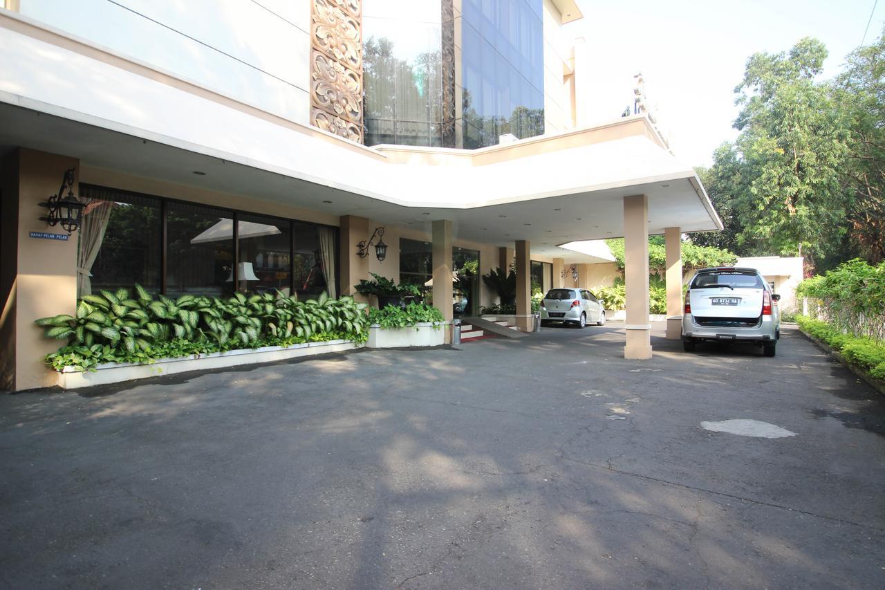 Reddoorz Premium @ Slamet Riyadi 2 Solo 外观 照片
