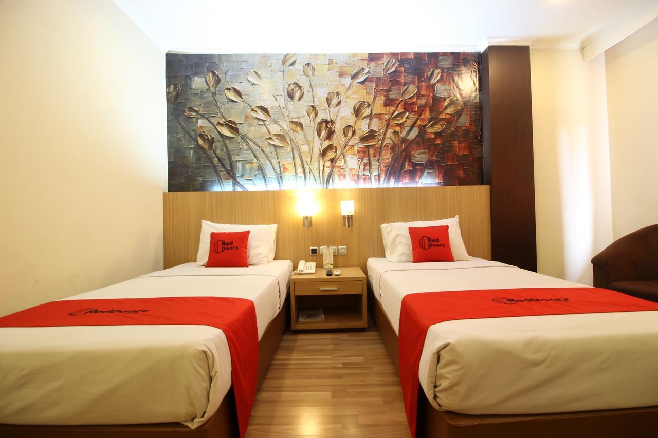 Reddoorz Premium @ Slamet Riyadi 2 Solo 外观 照片