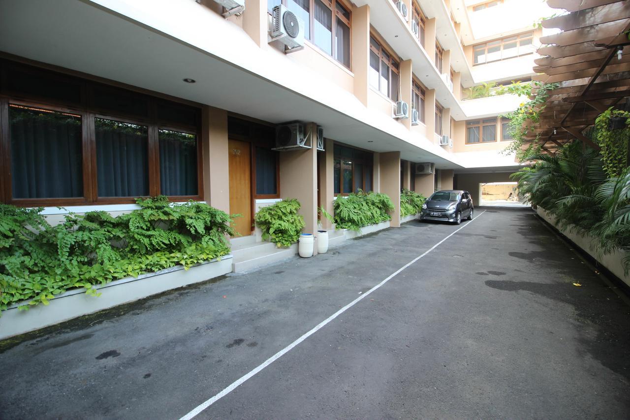 Reddoorz Premium @ Slamet Riyadi 2 Solo 外观 照片