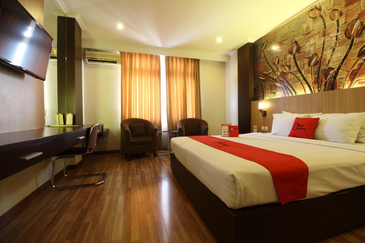 Reddoorz Premium @ Slamet Riyadi 2 Solo 外观 照片