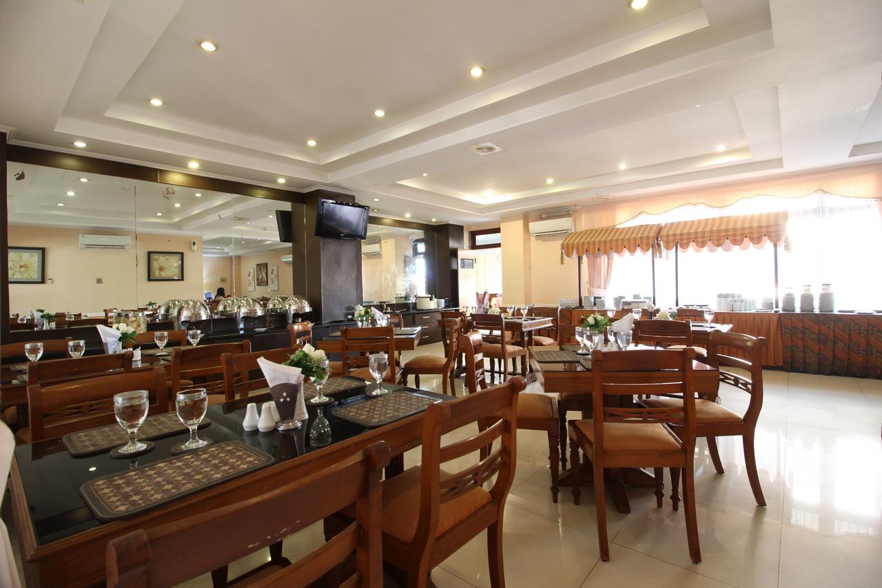 Reddoorz Premium @ Slamet Riyadi 2 Solo 外观 照片