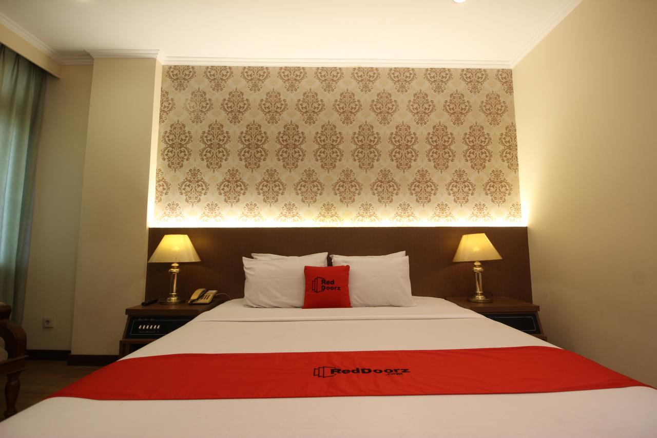 Reddoorz Premium @ Slamet Riyadi 2 Solo 外观 照片